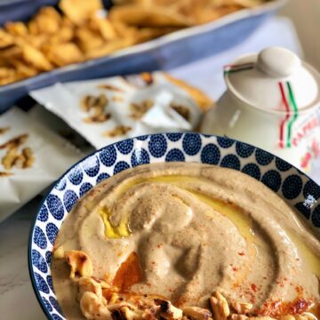 Vegan and Glutenfree hummus made with Lentils and Walnuts