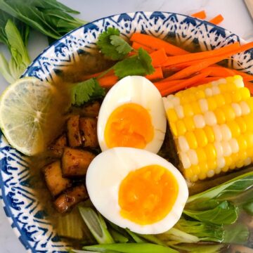 Miso-Ginger-Ramen-with-Crispy-Tofu-_Close-up