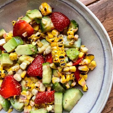 Summer-Strawberry-Salad_Flatlay_FI