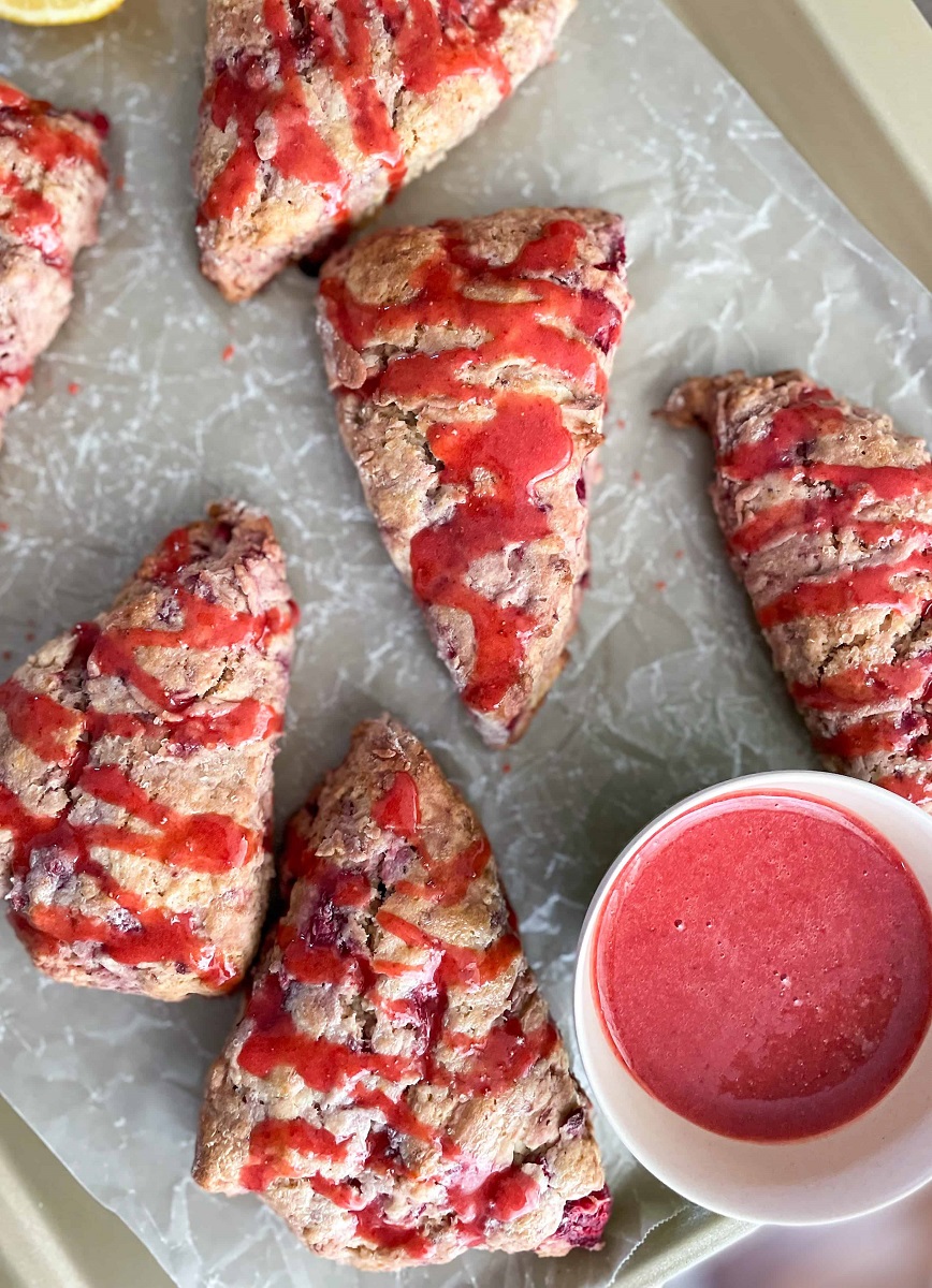 Wholewheat_Strawbery-Scones_FI_Glazebowl