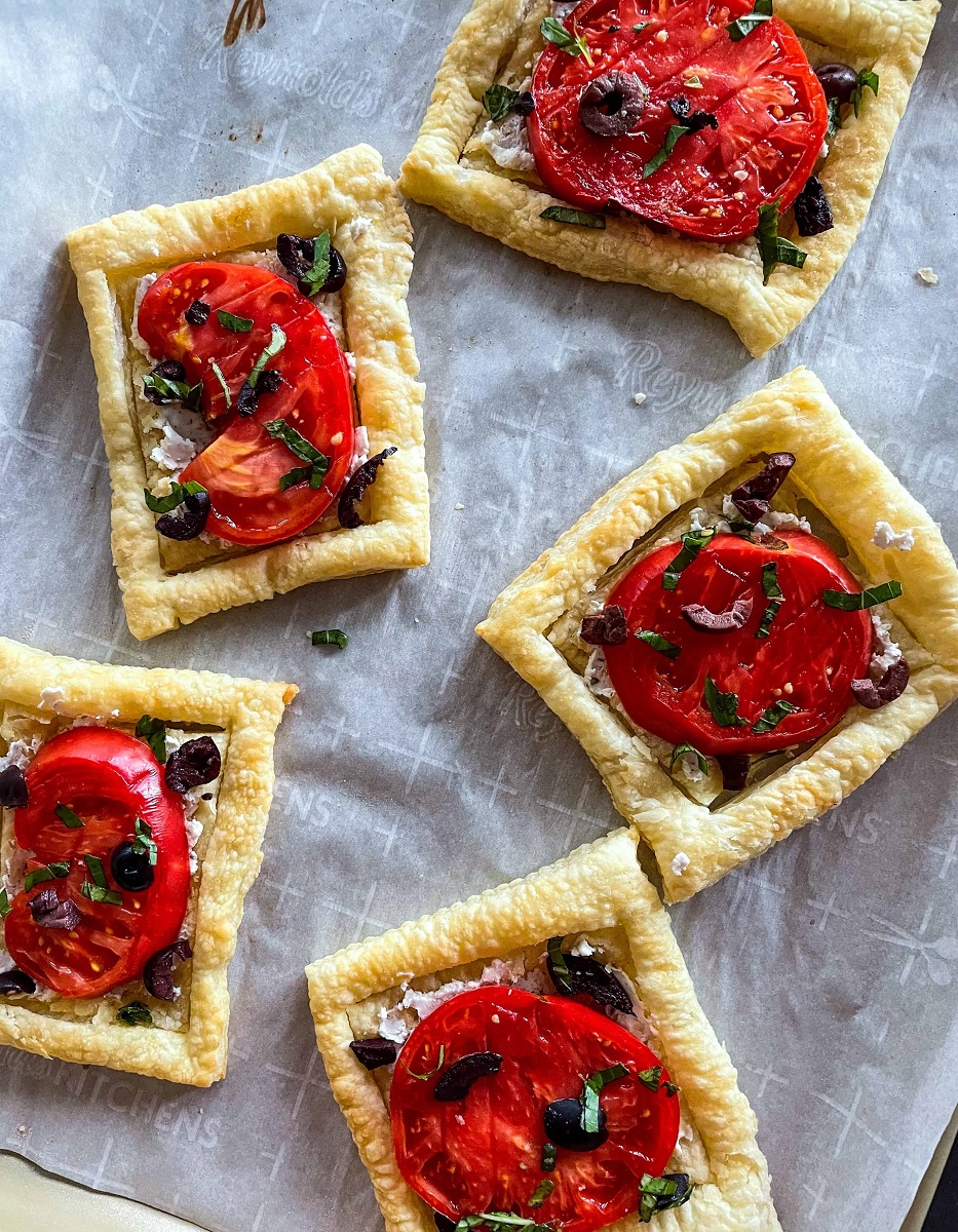 5-ingredient-Tomato-Galette-Parbaked-flatlay