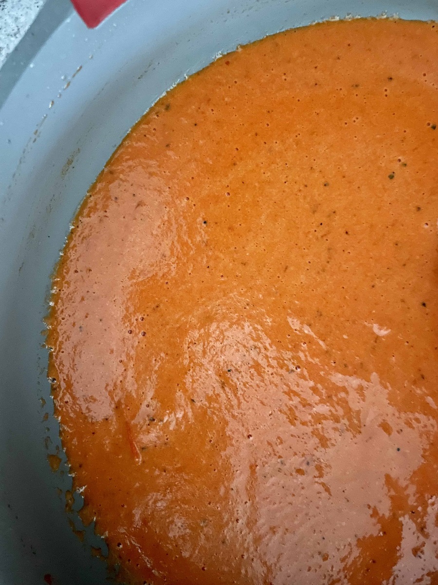 RoastedRedBellPepperPasta_Sauce-in-pan