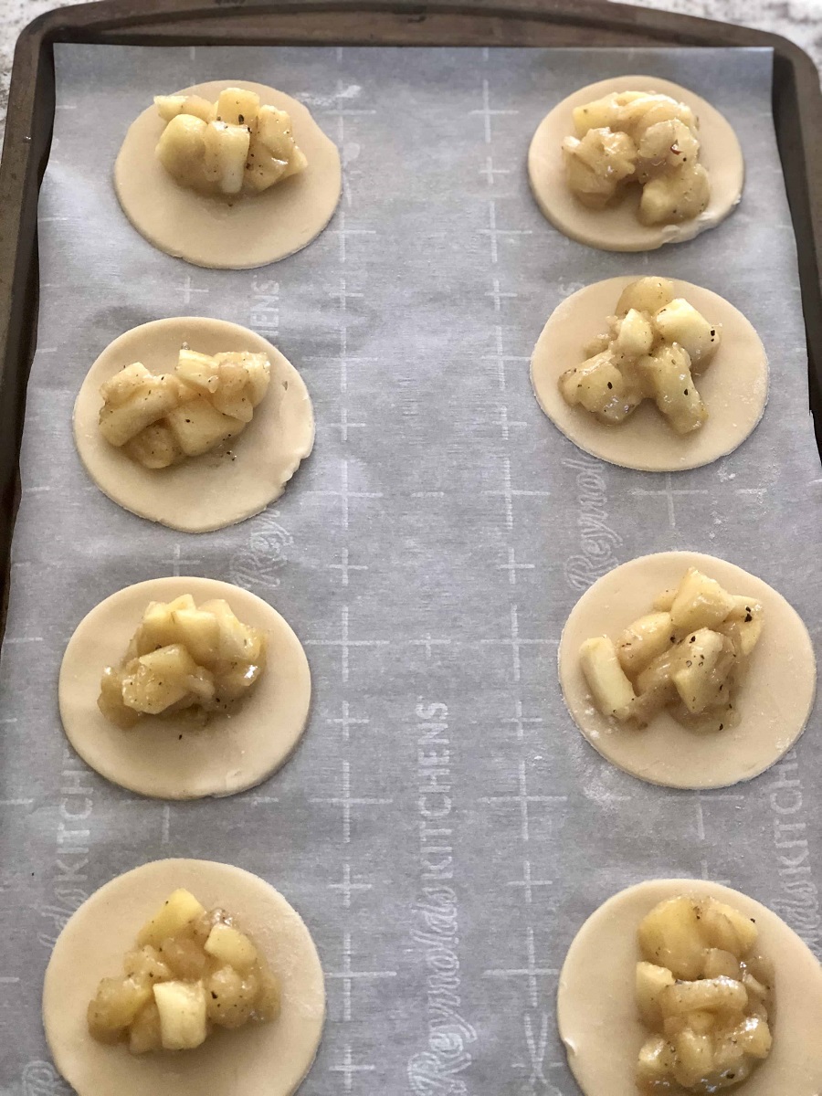 CardamomBourbonAppleHandPies_Assemble